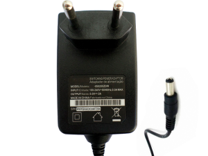 Fonte de Alimentação Ípega KP-CA205 5V 2A 10W Bivolt Automático com Conector Plug P4